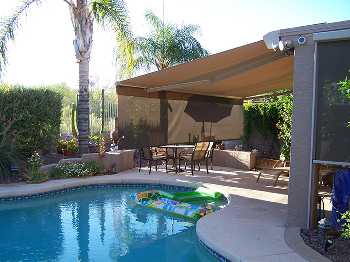 Best automatic retractable sun shade option installed over a Florida patio and pool area with motorized controls